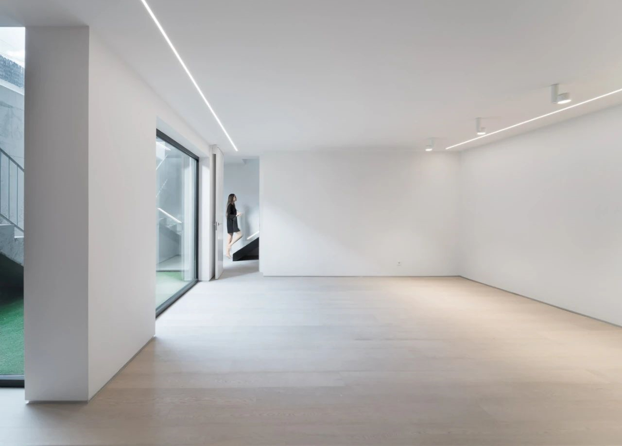 凯曼keimii解决别墅地下室墙面脱落生霉返碱