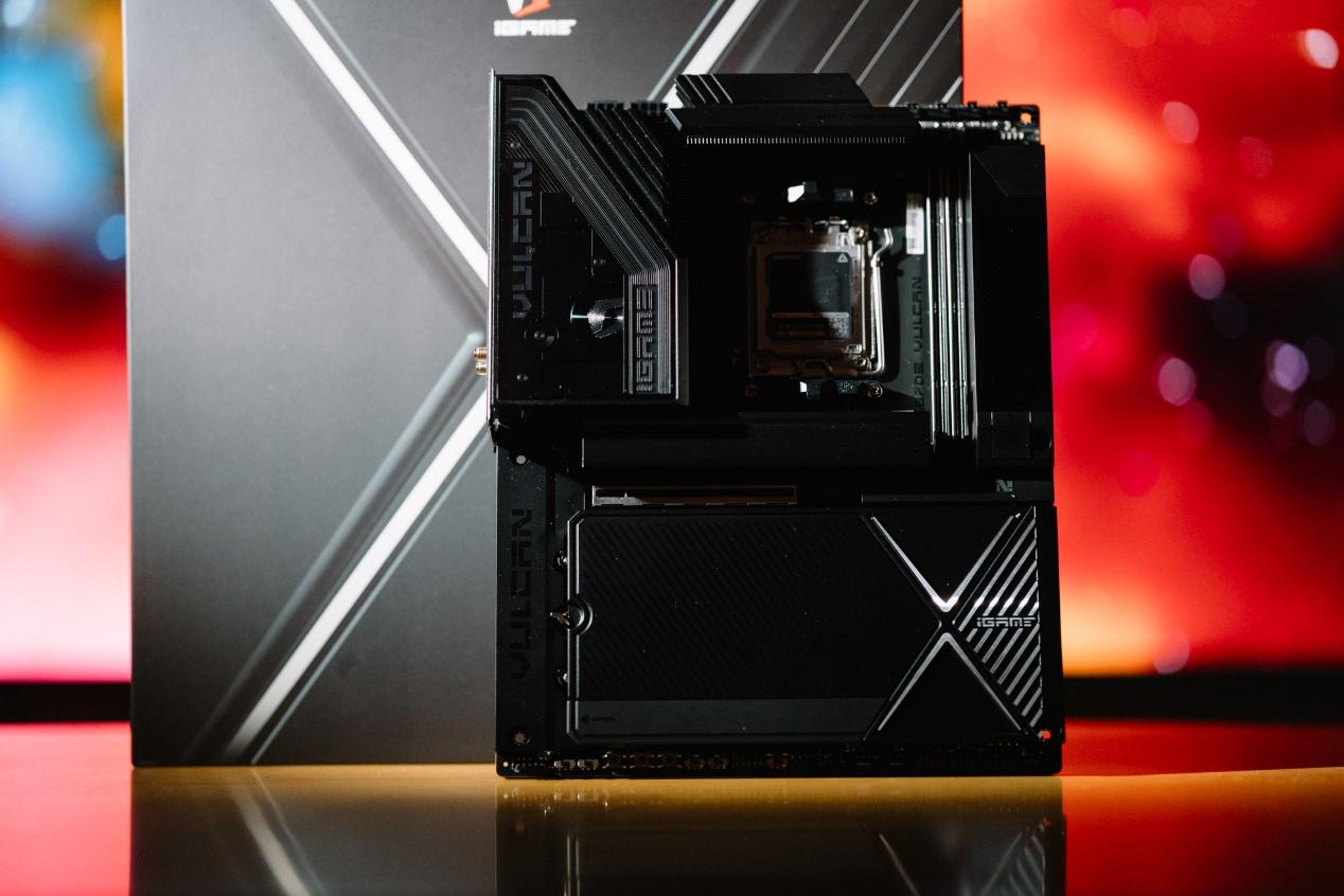 iGame X870E VULCAN OC V14评测:解锁锐龙性能,定义体验新旗舰