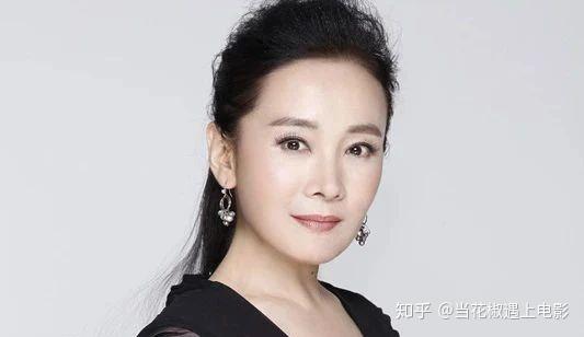 双料影后娜仁花14岁出道17岁成名49岁连拿两影后爆红