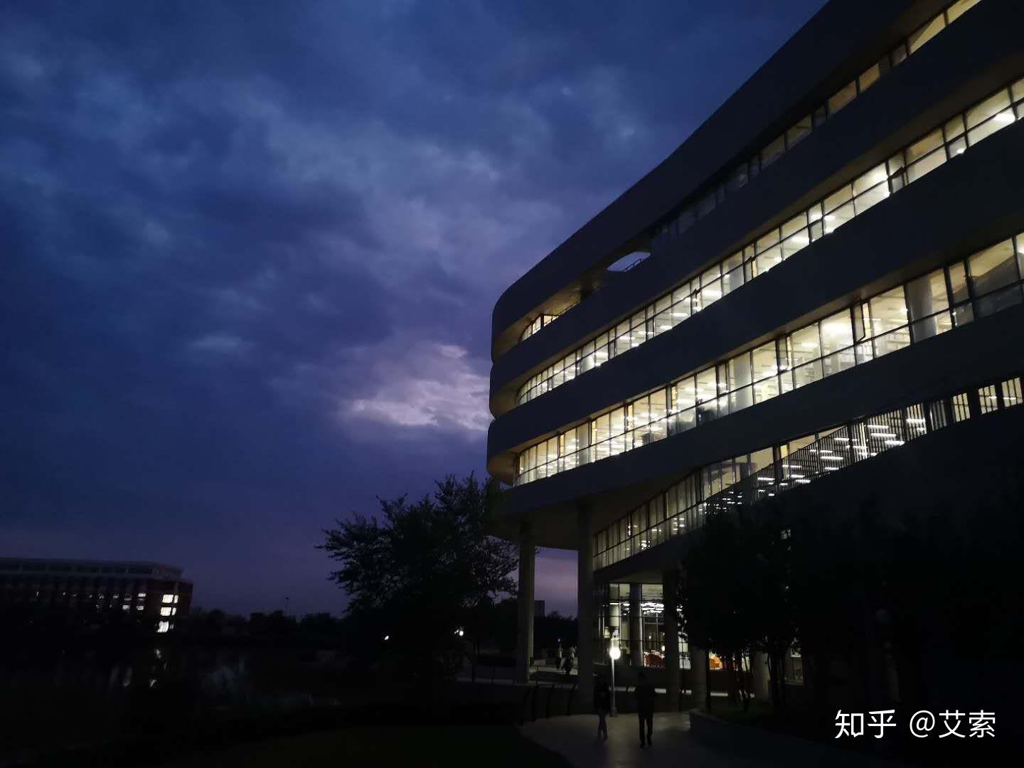 天津大學仁愛學院的圖書館或教室環境如何是否適合上自習