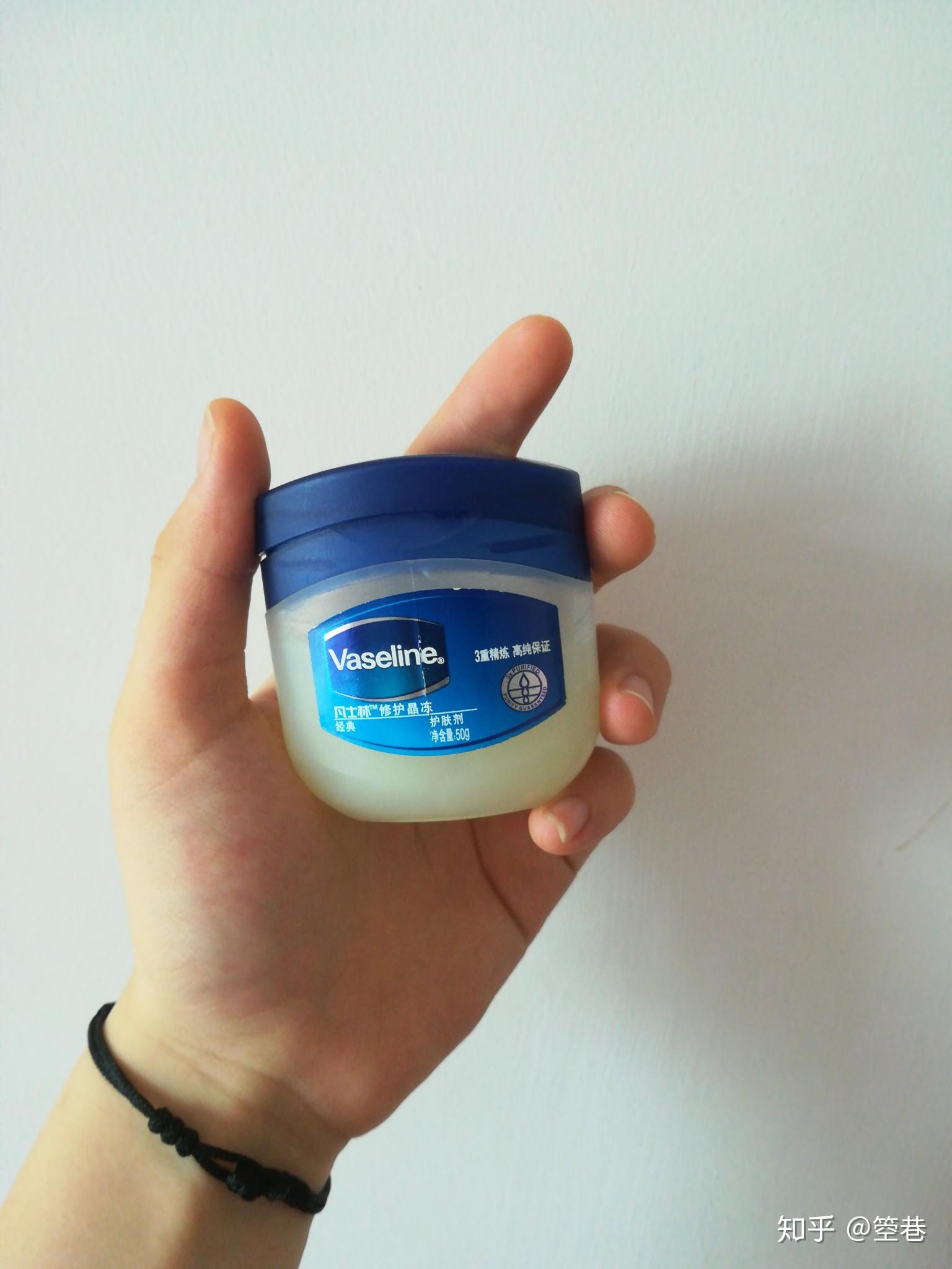 对于润唇等用途白凡士林好还是凡士林好?