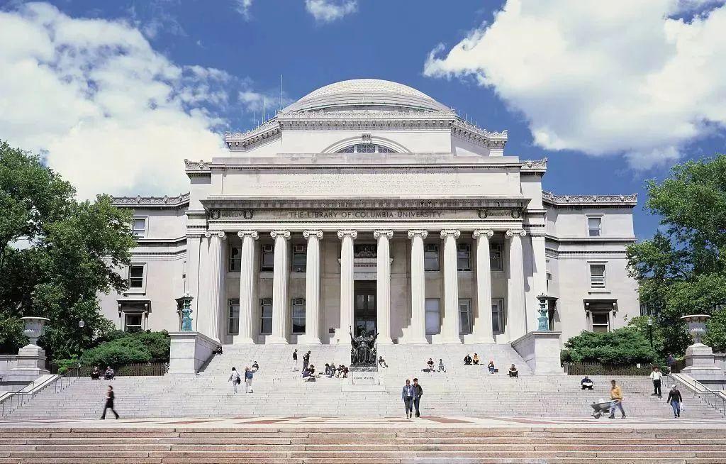哥伦比亚大学拥有世界一流的法学院,商学院,医学院,新闻学院,国际