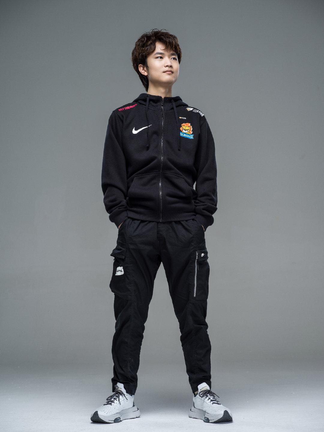 lpl选手故事少年来到海边snhuanfeng