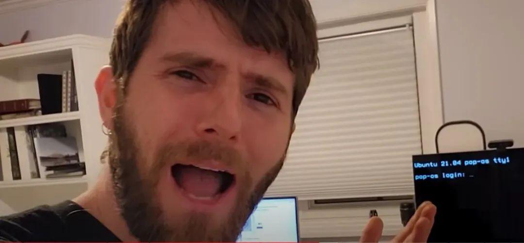顶级技术youtube用户之一的莱纳斯·塞巴斯蒂安(linus sebastian)开始