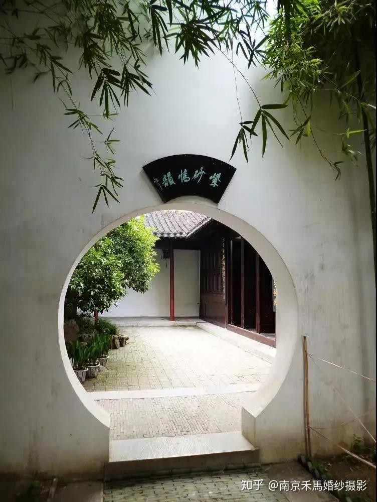 05瞻園瞻園是南京現存歷史最久的一座園林,曲折的抄手遊廊,小巧精緻