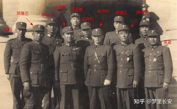 他是蒋介石的侍卫长,淞沪抗战大杀四方,后来霸占了毛人凤的遗孀 - 知乎