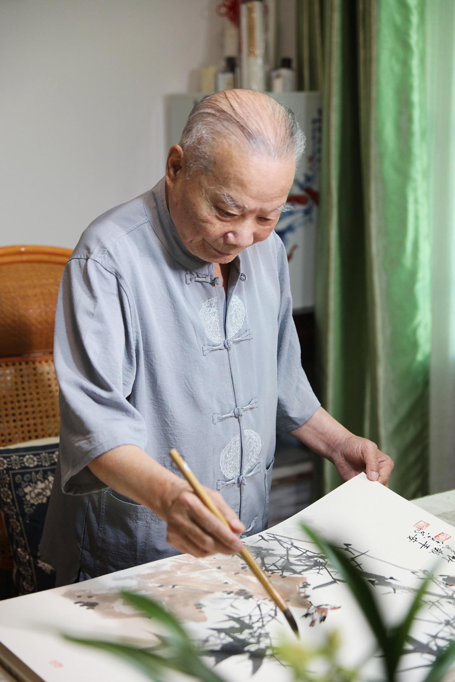 艺术监制 陆如陆如,江西丰城人,1936年出生,字淘人,室名淘乐斋,中国