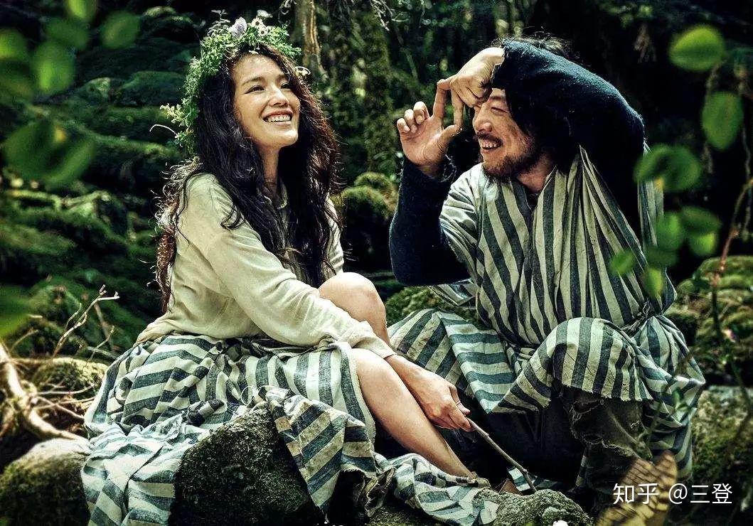 所以电影中的蜥蜴作为一个旁观者,指代观众也好,指代上帝也好,他并没