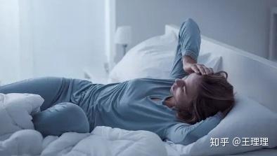 长期到2点也睡不着 专家推荐清怡安眠保健贴 让你沾床就想睡 清怡安眠保健贴有依赖性吗 精作网
