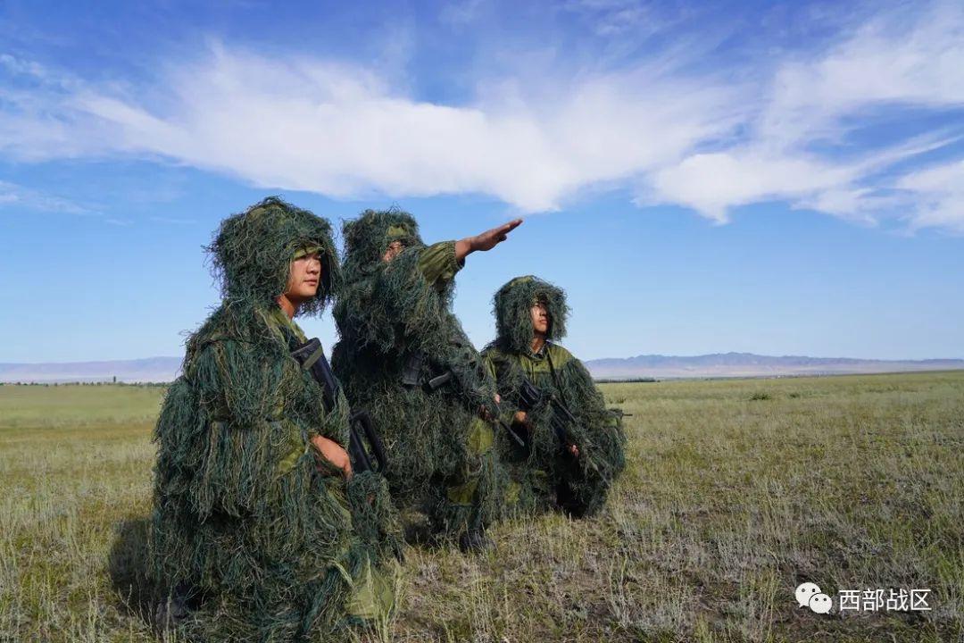 酷暑严寒两重天, 挑战极限练练练