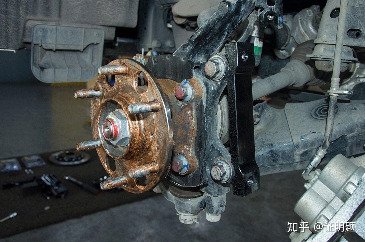 哈弗h9前后刹车套装安装步骤及细节图