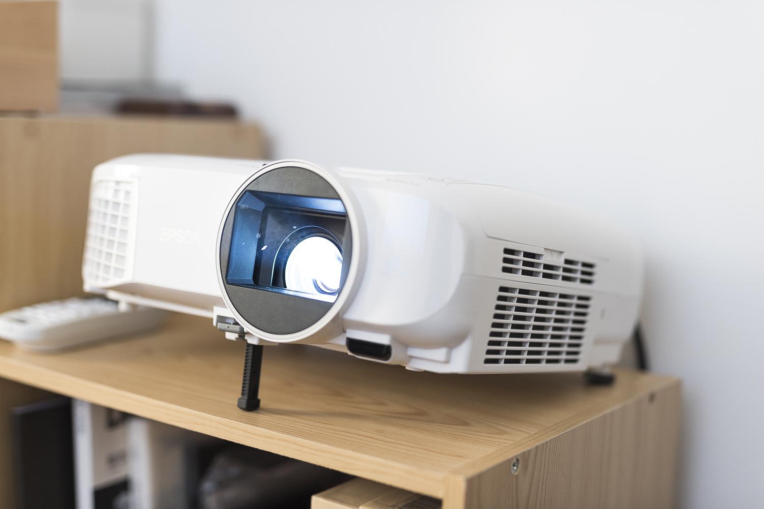 不想再买传统电视了 epson 爱普生 ch-tw5600 投影机使用体验