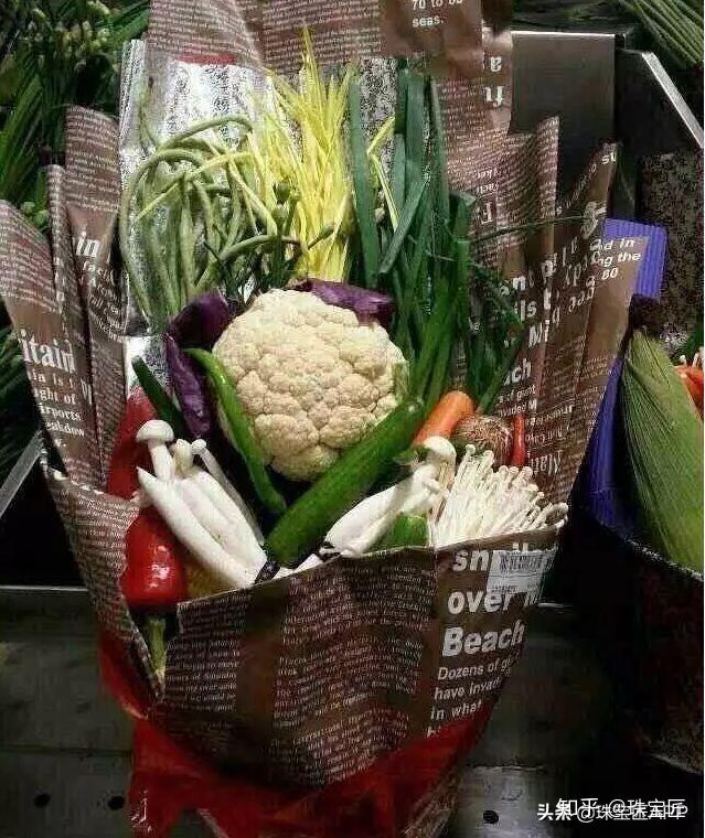 逻辑上也倒是送花了哈……图片源于网络鲜花变菜花?