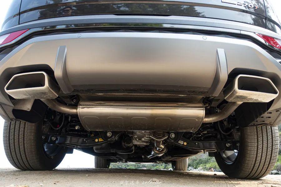 或许是得益于低重心设计的i-gmp平台,第五代途胜l底盘的厚重感与整体