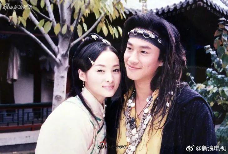 2006年,蒋勤勤就凭《乔家大院》拿到了金鹰双奖和电视剧飞天奖.