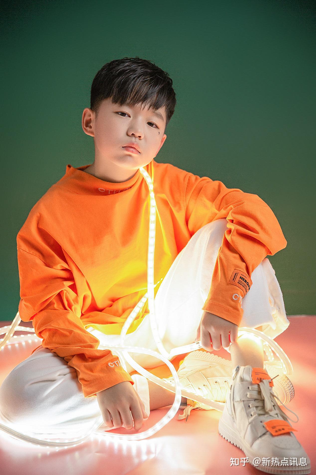 小超模蔡天 荣获第二季完美大师全球总决赛童模组 全球人气季军