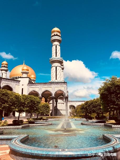 斯里巴加湾童话之夜,国王清真寺 - 知乎