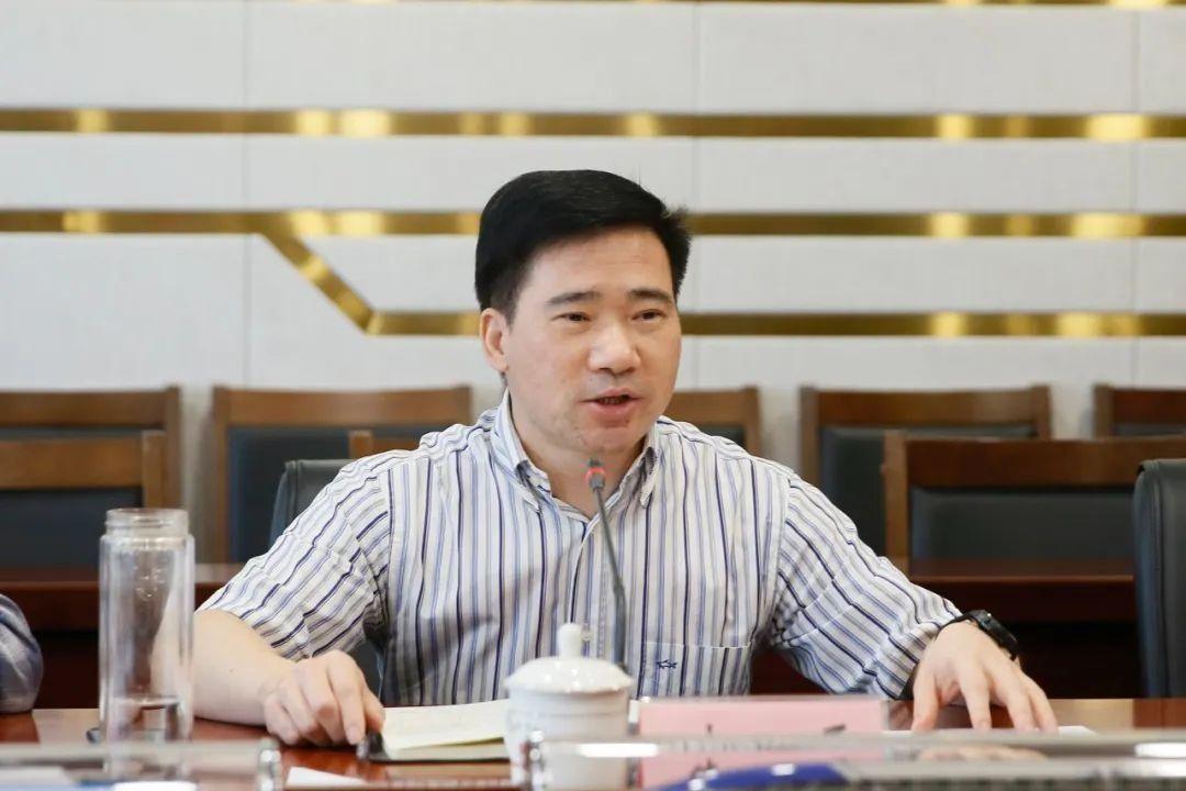 随后,朱三平向温州大学一行介绍了市铁投集团企业基本情况和温州轨道