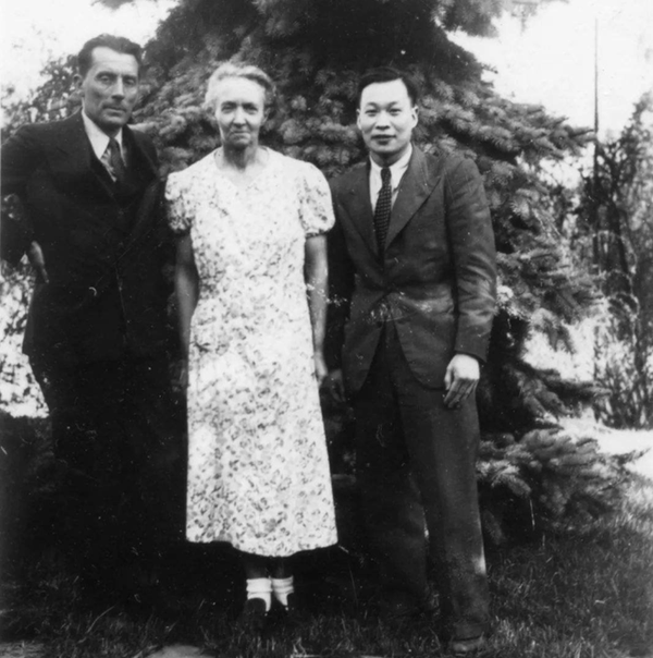 钱三强和约里奥·居里夫妇