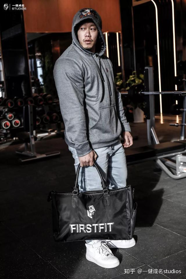 古典健美健体双料冠军廖剑锋健身肩膀训练