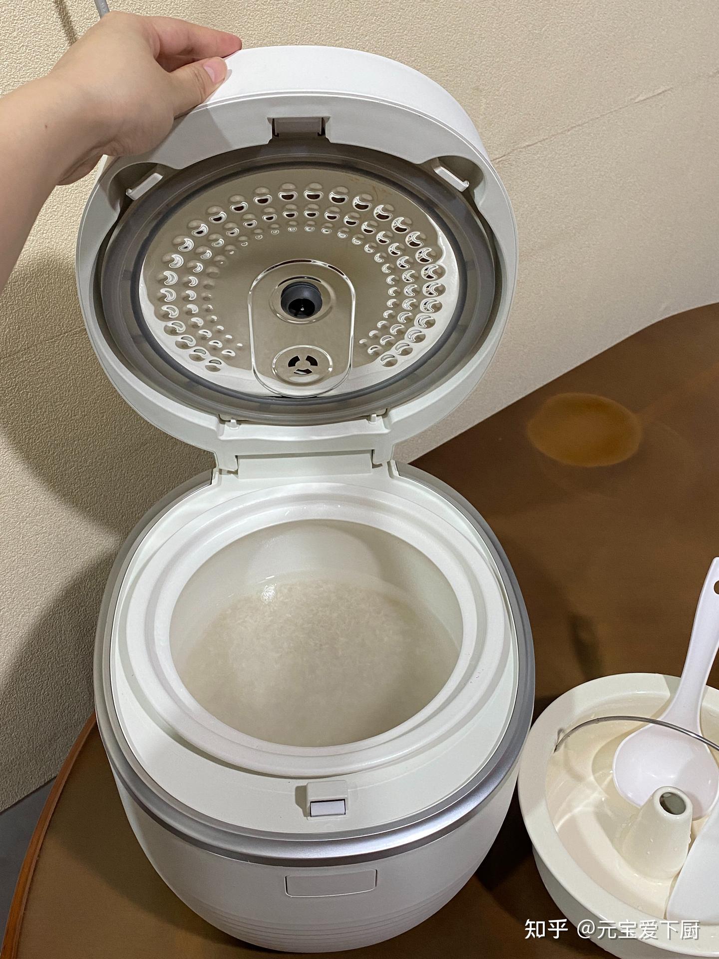 无涂层电饭煲的内胆清洁是否比有涂层的更麻烦?