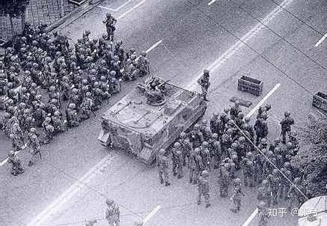 光州事件成为韩国电影直面现实的开端现代韩国的一切都可以在80年代