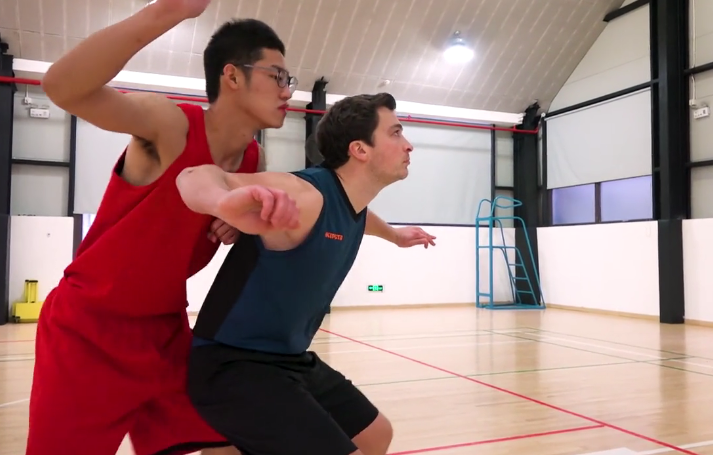 超实用抢篮板技巧让你轻松成为篮板王