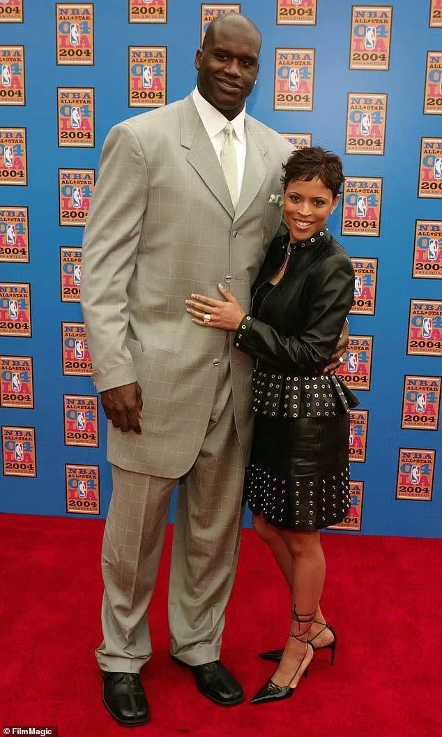 nba球星"大鲨鱼"奥尼尔和前妻香妮身高差达到了60多厘米,虽然她身材