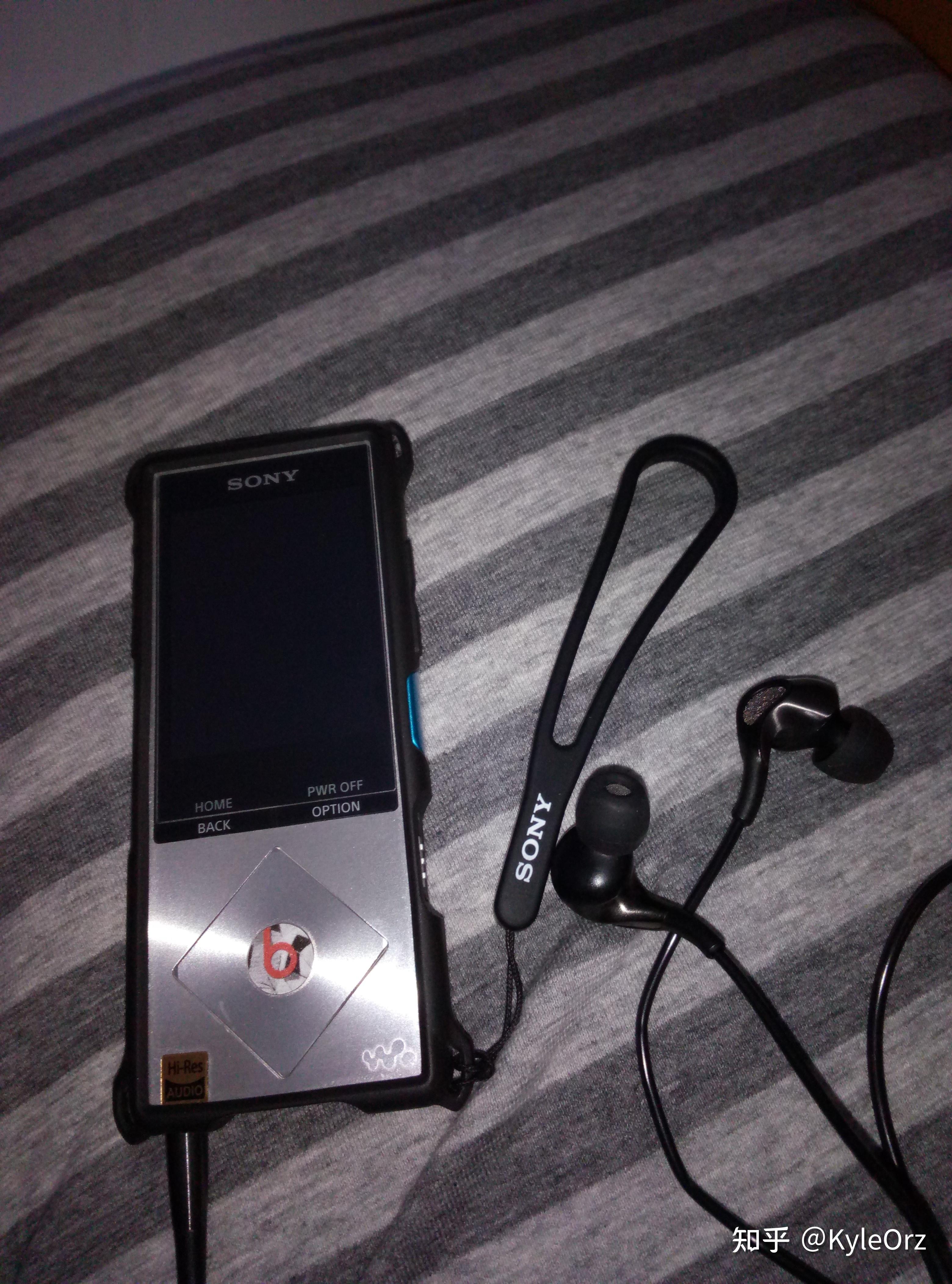 想买个二手mp3想问一下索尼的a25与a864哪个好