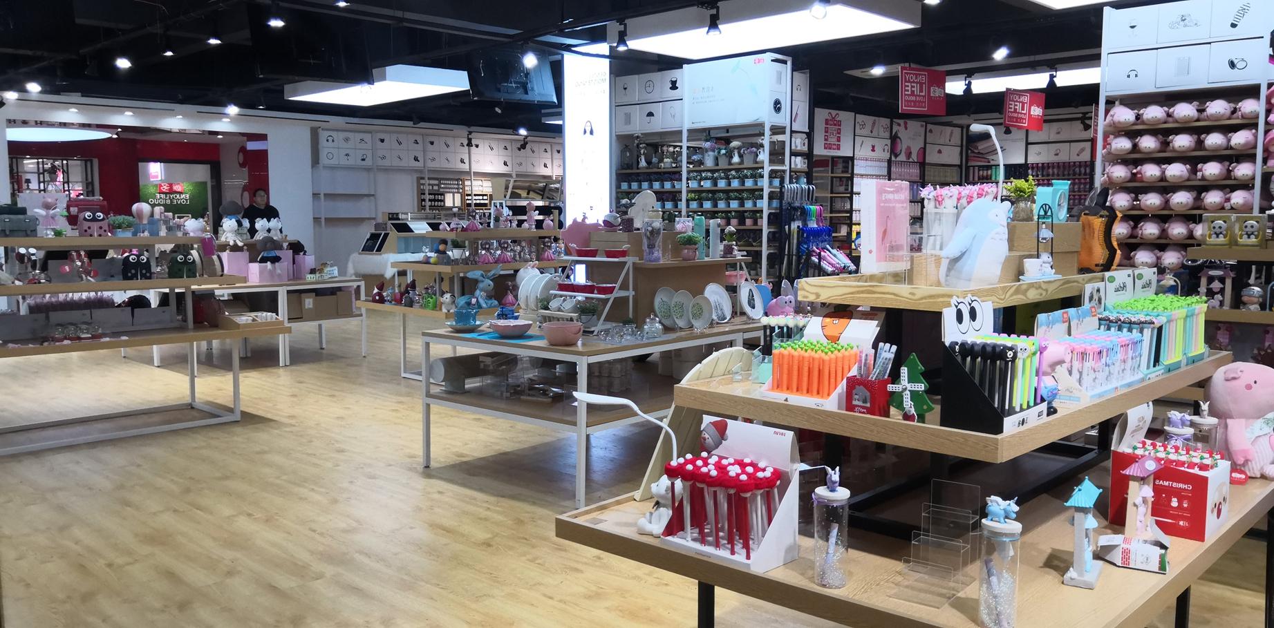 开个小型精品店多少钱开在哪里好