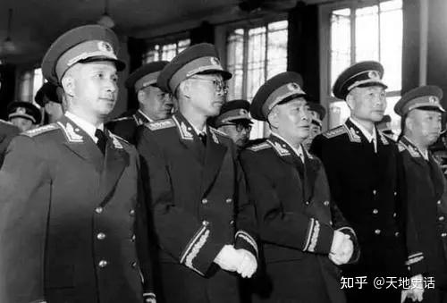 1955年授勋，仅有144人荣获三个一级勋章，有两人比较特殊 - 知乎