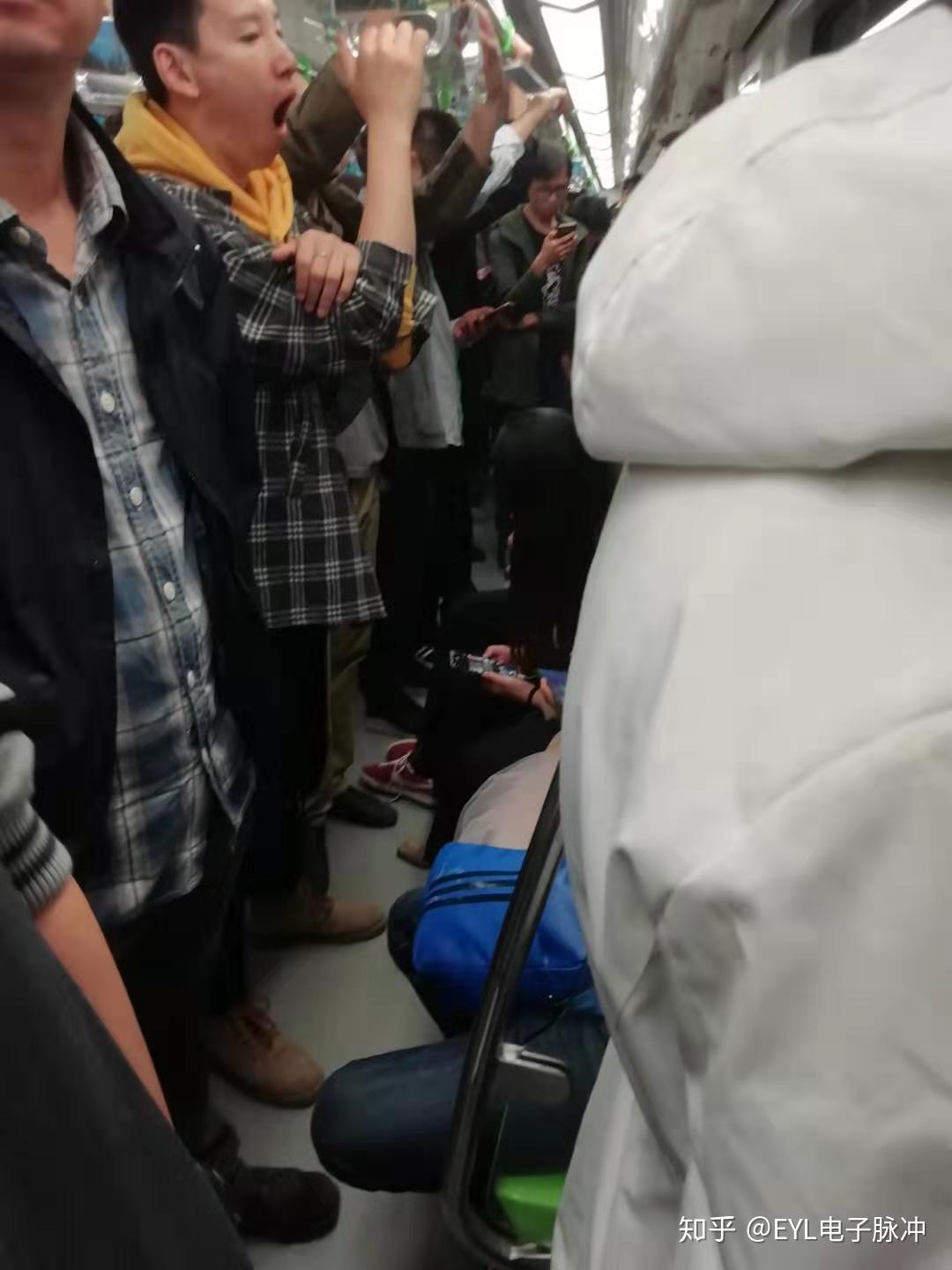 南京单车下的地铁2号线上油坊桥新街口段