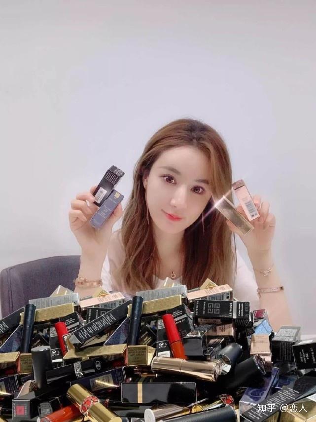 直播一姐薇娅的上位史她的故事远比你想得更精彩