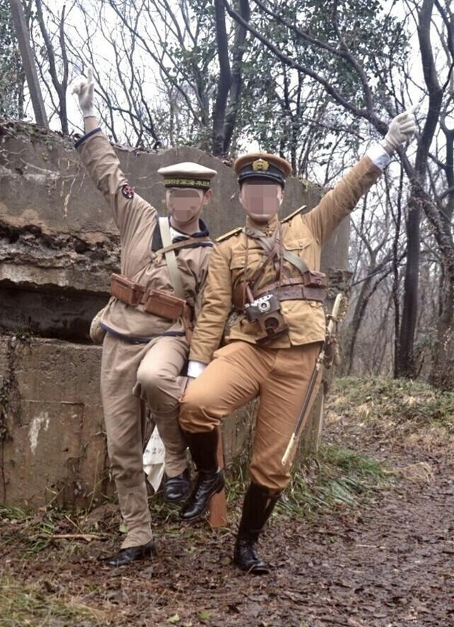 图片来源:上帝之鹰_5zn背后的生意2月20日,南京邵家山碉堡遗址,大雨.