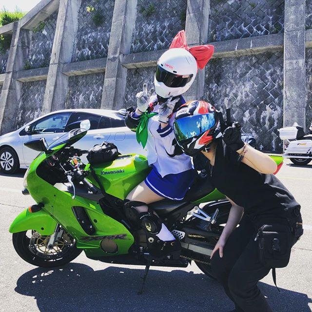 不少车友都看过《爆音少女》这部动漫,其中川崎来梦因从不脱下头盔