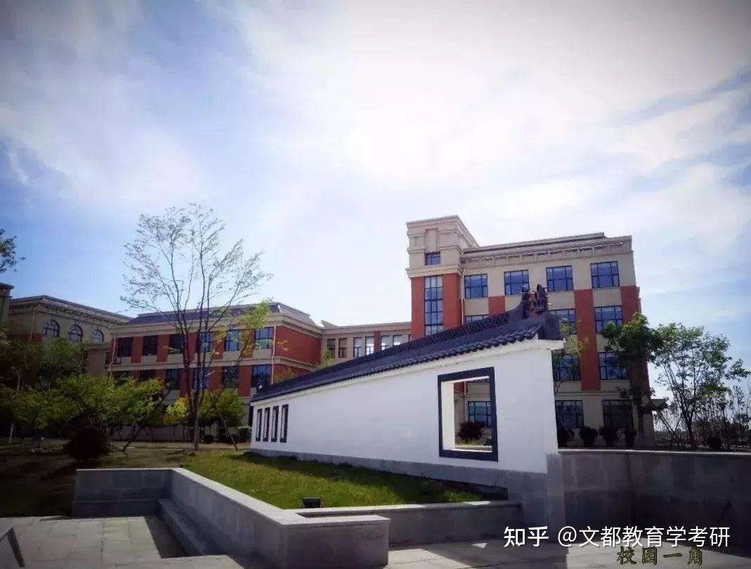 辽宁师范大学的研究生宿舍共有三栋,宿舍所处位置相对比较偏僻,所以