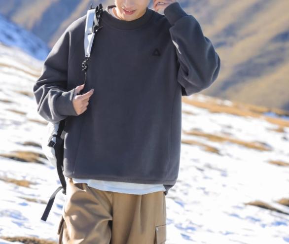 春秋冬季男士卫衣推荐:精选10款适合春秋冬季穿搭的男生卫衣,包括加绒
