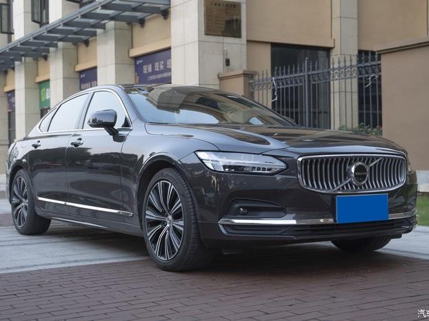 沃尔沃s90穿梭在城市间沃家族逐渐壮大倍感欣慰