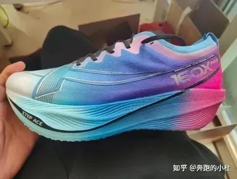 夏季碳板跑鞋推荐安踏李宁特步乔丹