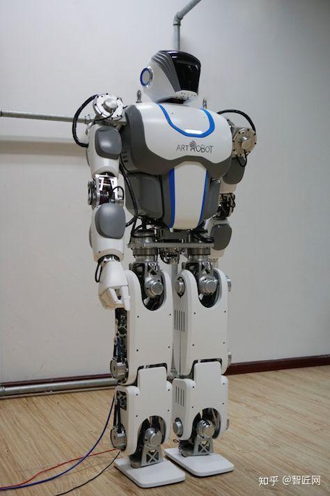 智匠科技双足机器人的现状与优必选的walker机器人