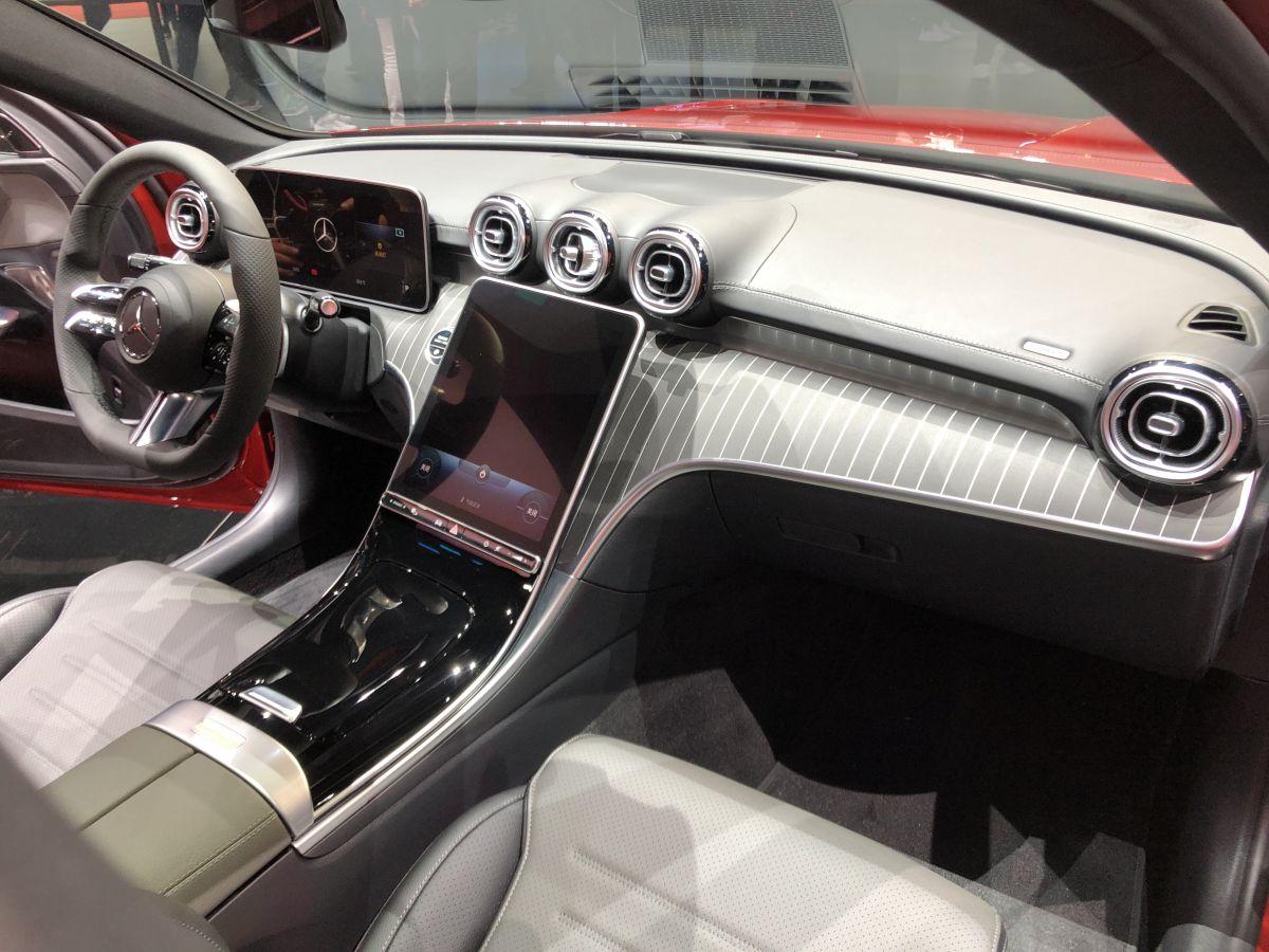 2021上海车展新款奔驰c级正式亮相