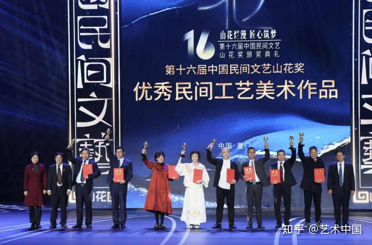 杨明：《古厝新韵》摘“山花”《龙腾盛世》绽“百花” - 知乎