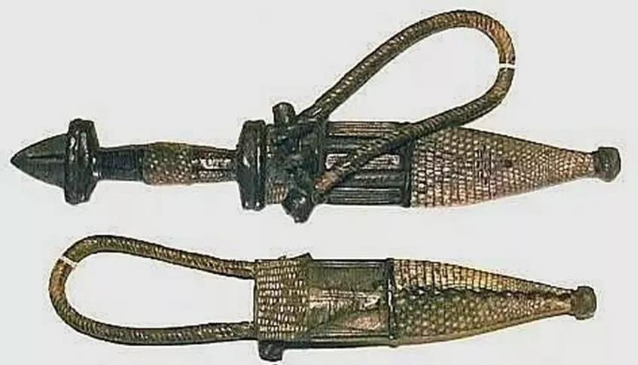 这种名为臂刀的武器很不错虽然来自非洲但是外形一点也不奇葩