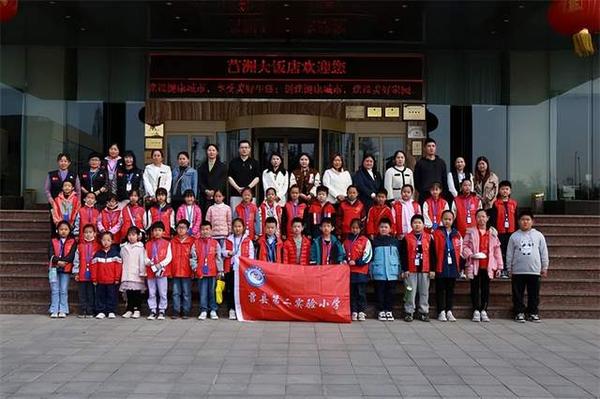 莒县新希望小记者开展“学非遗传承 习糕点技艺” 体验活动