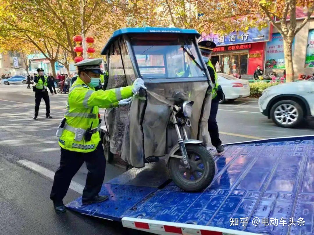 电动三轮车有新情况14管理规定已实施老年人出行要注意