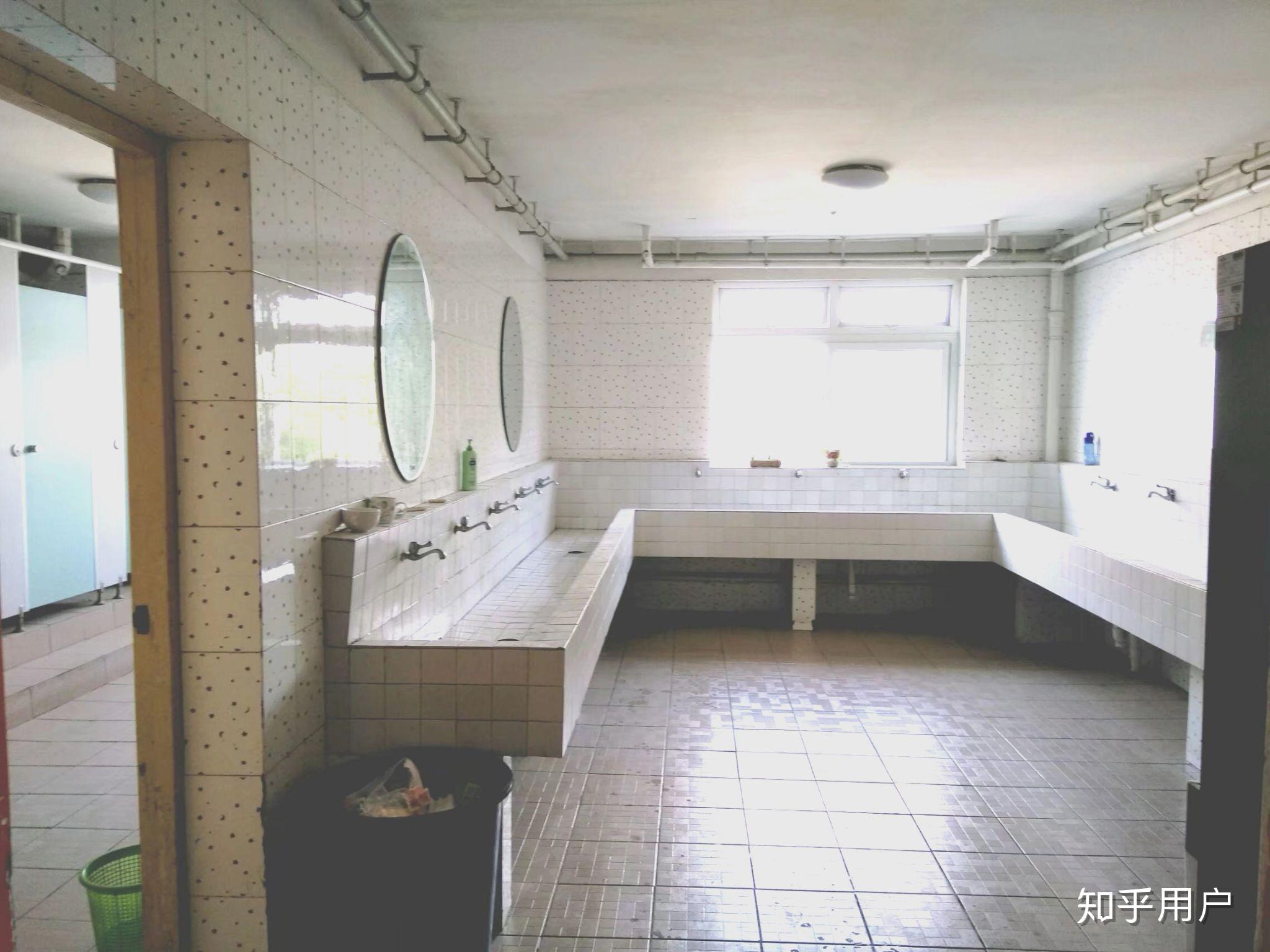 问一下大家,华政的研究生宿舍是什么样的呀,谢