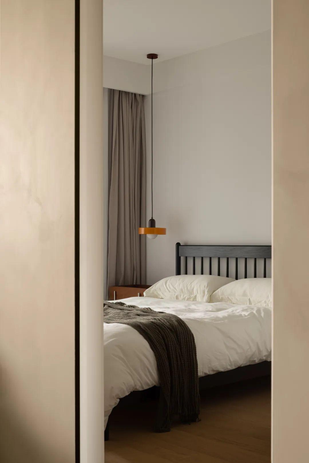 装修案例 | 105㎡原生态侘寂风,细腻肌理 弧形结构,每个角落都充满