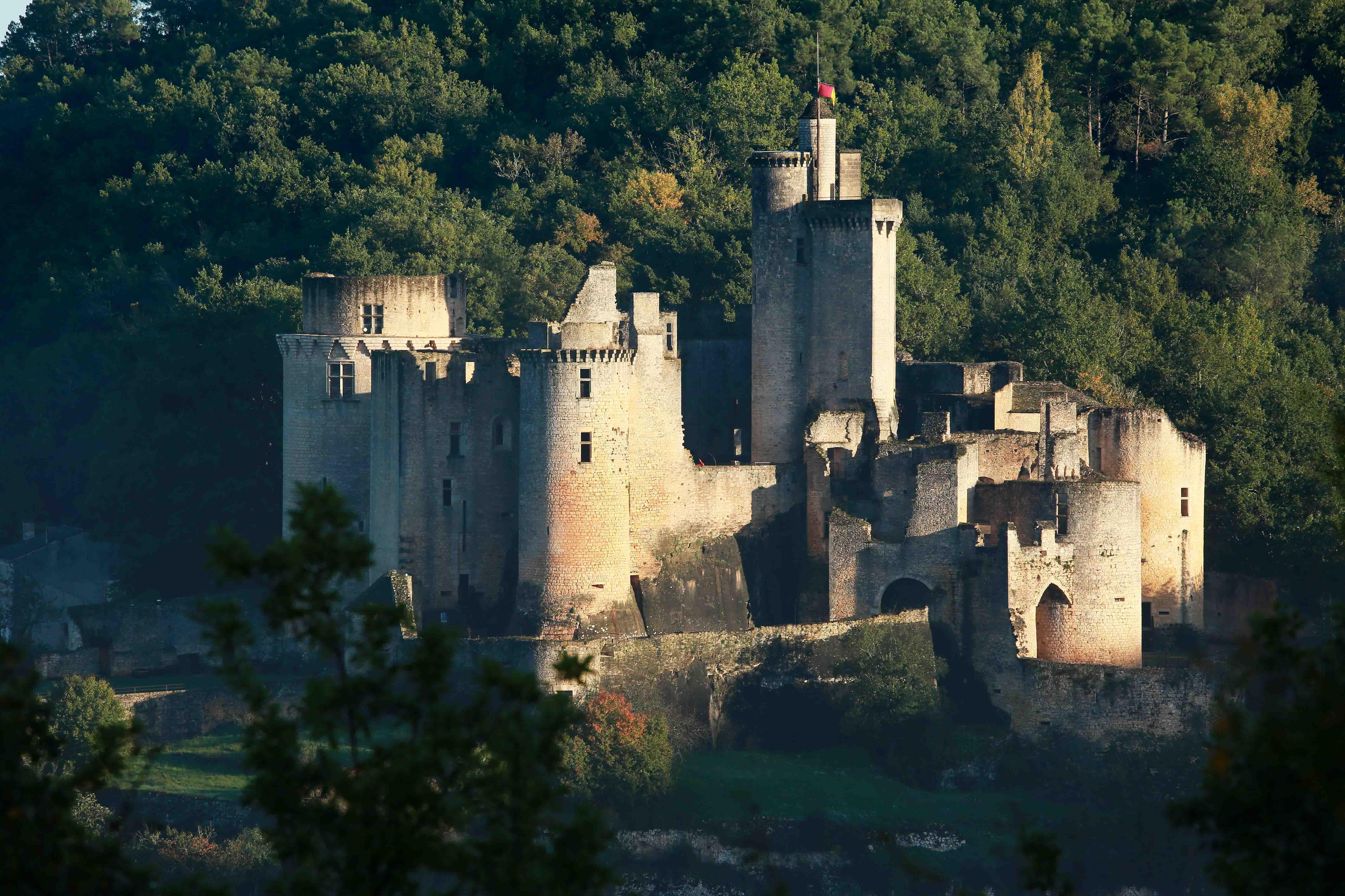 欧洲有哪些非常值得一去的城堡？ - 知乎