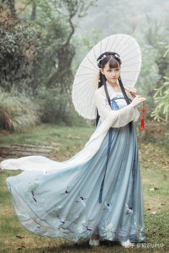 汉服小知识第八集:现代汉服文化在复苏,但与古代汉服也存在着差异