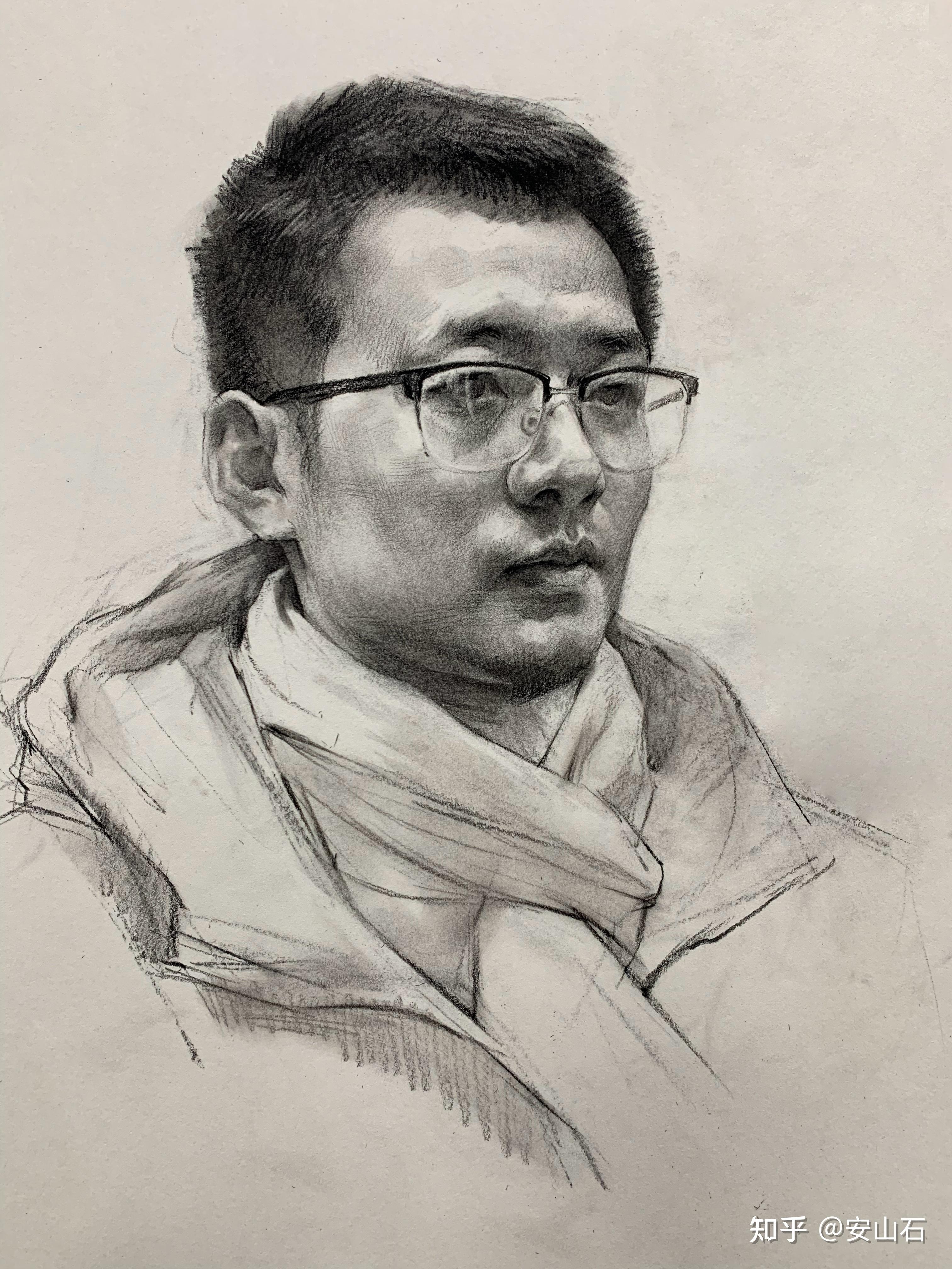 素描高分干货丨四分之三男中年素描头像的细节刻画